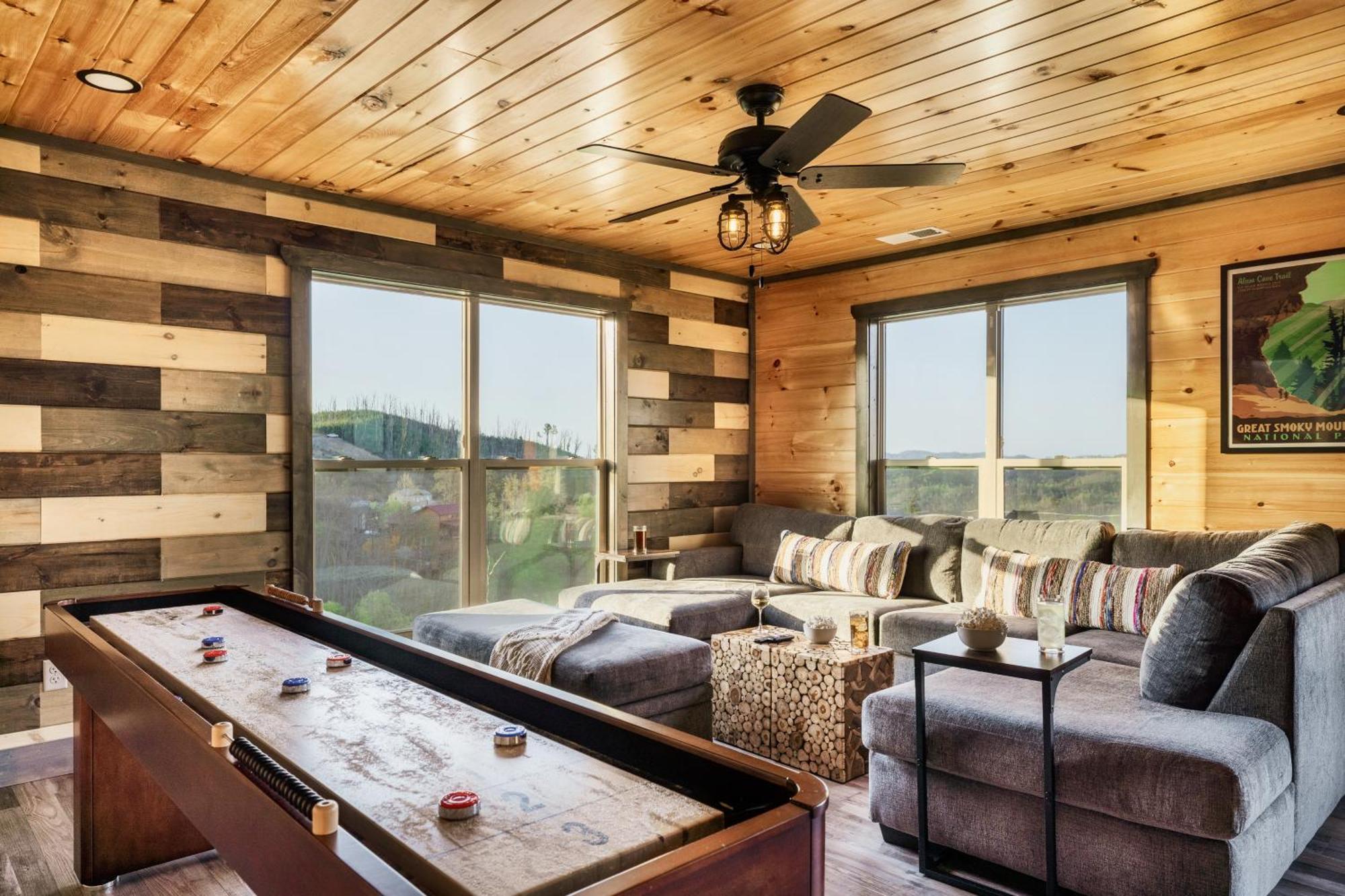 גטלינבורג Mountainscape - Brand New Cabin W Views - Hottub - Firetable - Ps5 - Pooltable - 3 Pools מראה חיצוני תמונה