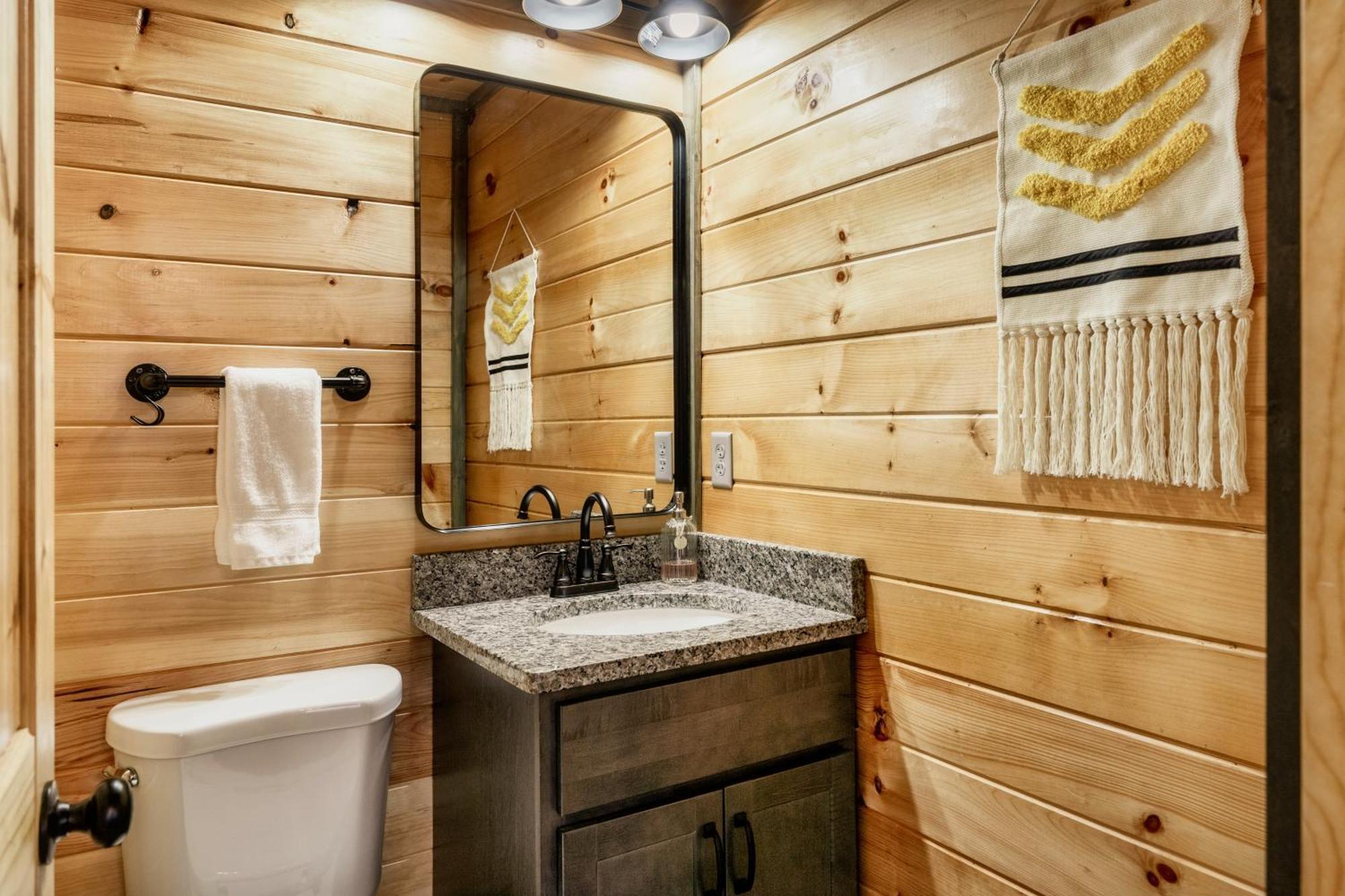 גטלינבורג Mountainscape - Brand New Cabin W Views - Hottub - Firetable - Ps5 - Pooltable - 3 Pools מראה חיצוני תמונה